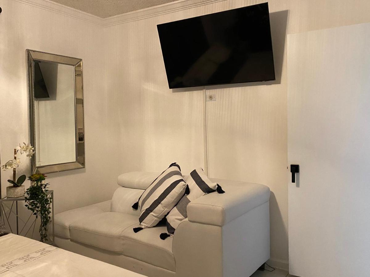 Beautiful House 7 Min From Miami Airport W Free Parking Apartment ภายนอก รูปภาพ